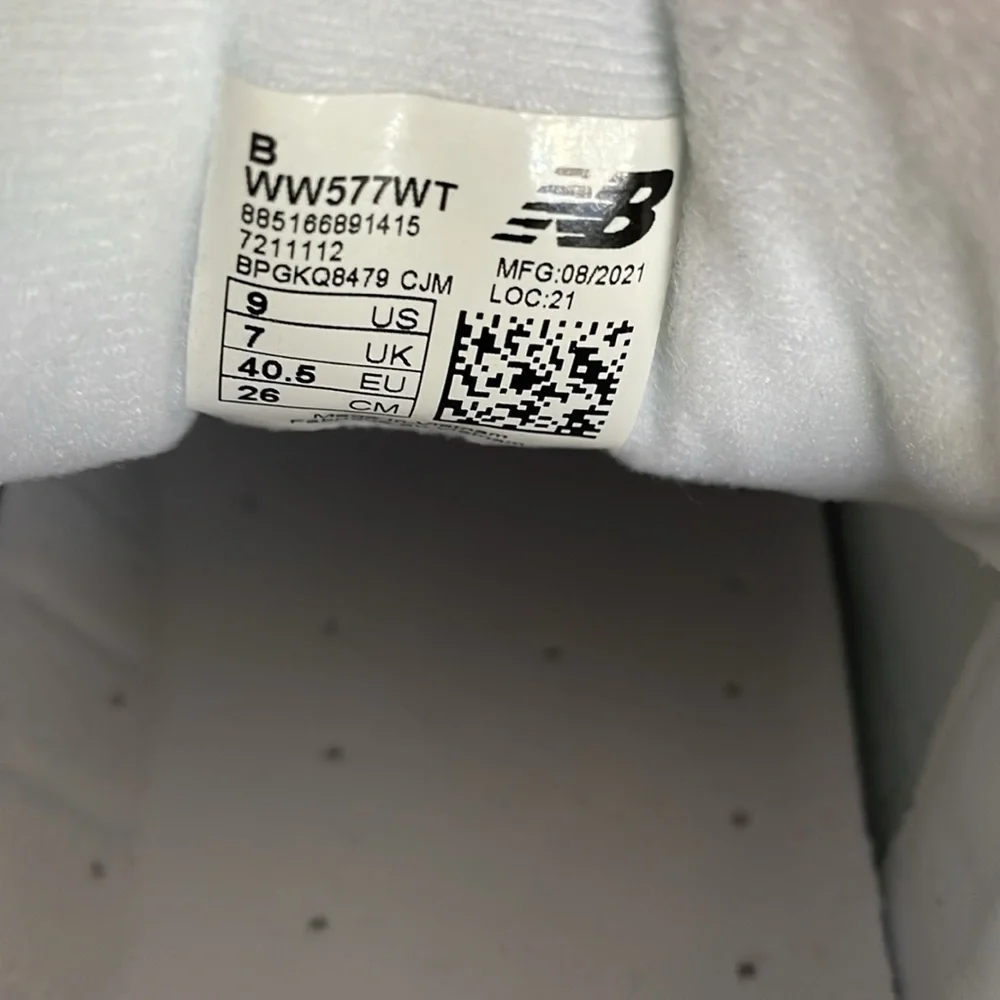 New Balance - Picture 4 of 7